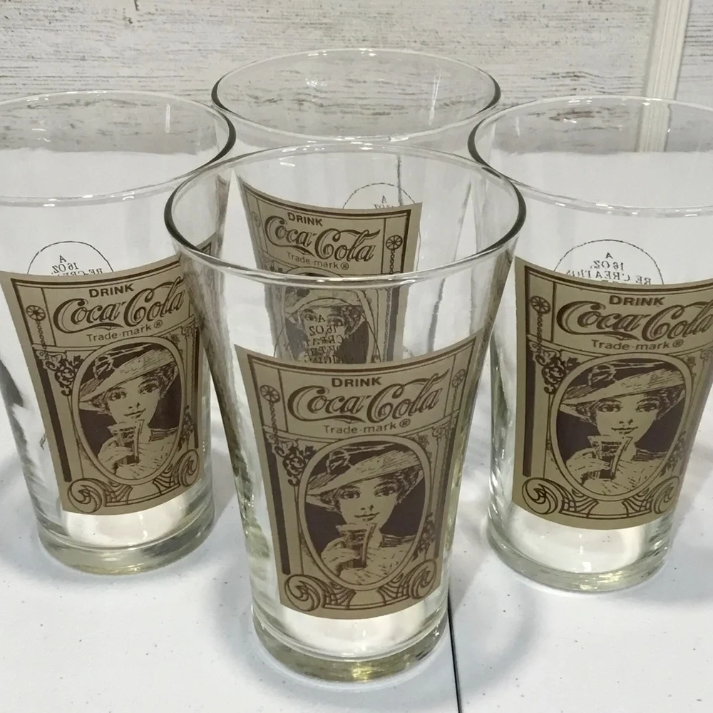 Vintage Coca Cola Flair Glass A Set of 4 Collectable Glasses